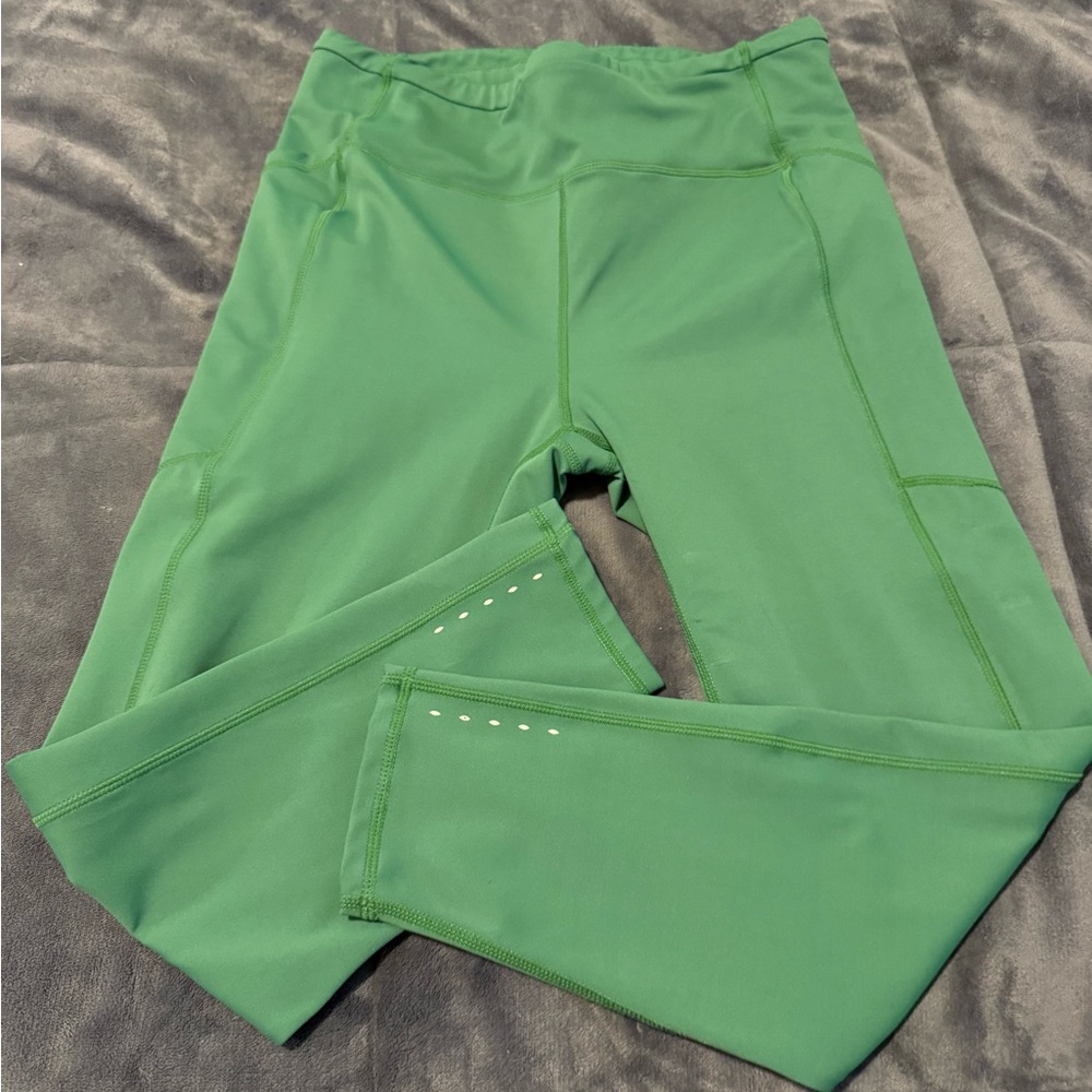 Senita Lux Ultra Capri Size Large in emerald Leggings